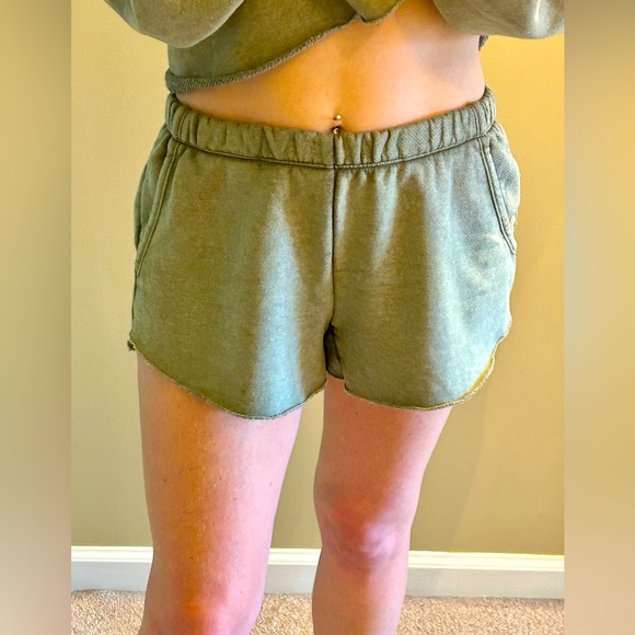 aerie Pants - Aerie Green Dolphin HemShorts